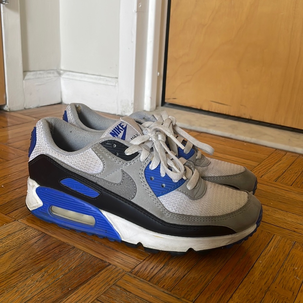NIKE AIR MAX